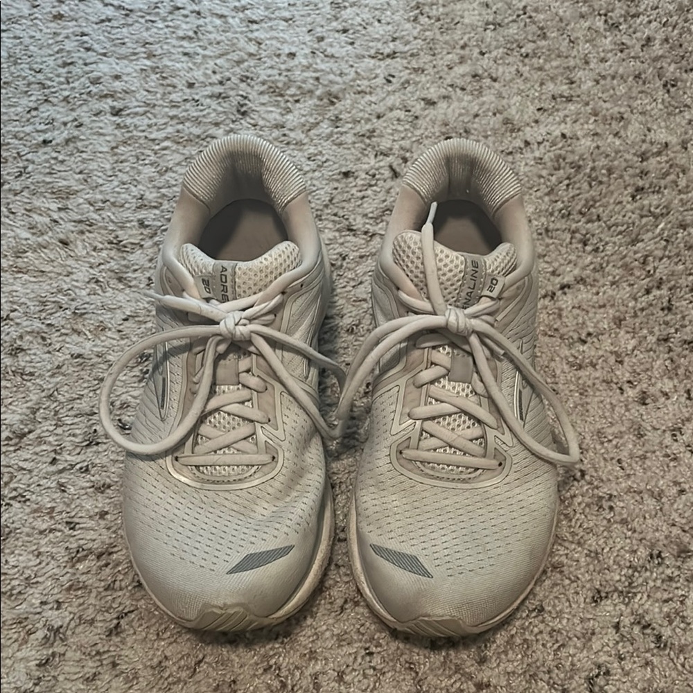 Brooks Light Gray Athletic Shoes